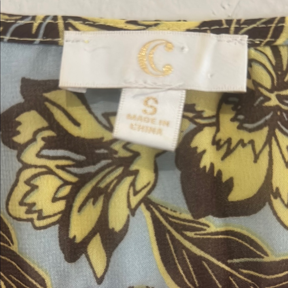 Floral Sheer Women's Top - Picture 2 of 6